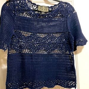 James Coviello New York size small beautiful navy blue crochet top short sleeve